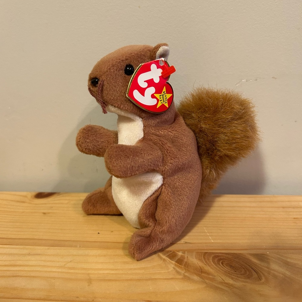 TY Beanie Babies Nuts Squirrel 1996 PVC Pellets